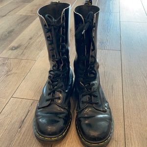 18 hole dr. martens. Size 8